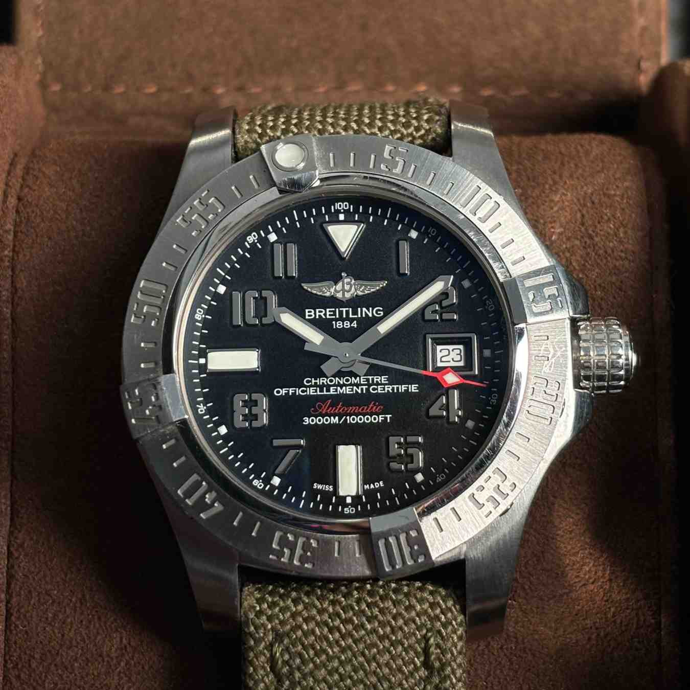 ساعت مردانه برایتلینگ 45 میلیمتری Breitling Avenger