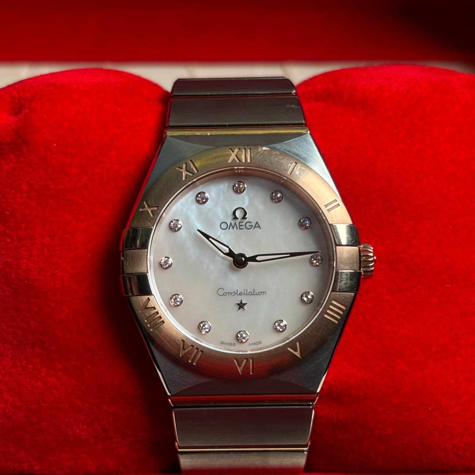 ساعت زنانه امگا 28 میلیمتری  New Face صفحه صدف برلیان Omega Constellation