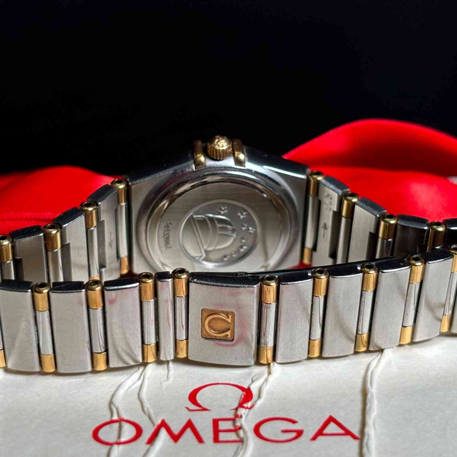 ساعت زنانه امگا 22.5 میلیمتری سرمیخ طلا Omega Constellation